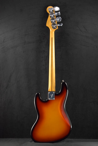 Fender Vintera III Early '70s Jazz Bass 3-Color Sunburst Maple Fingerboard