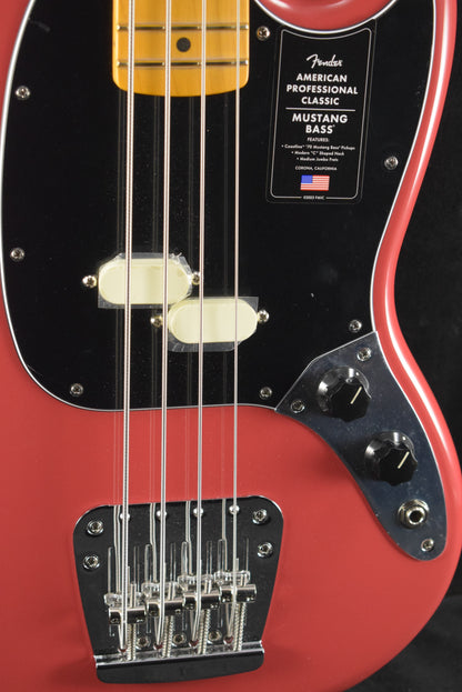 Fender American Professional Classic Mustang Bass Faded Dakota Red Maple Fingerboard