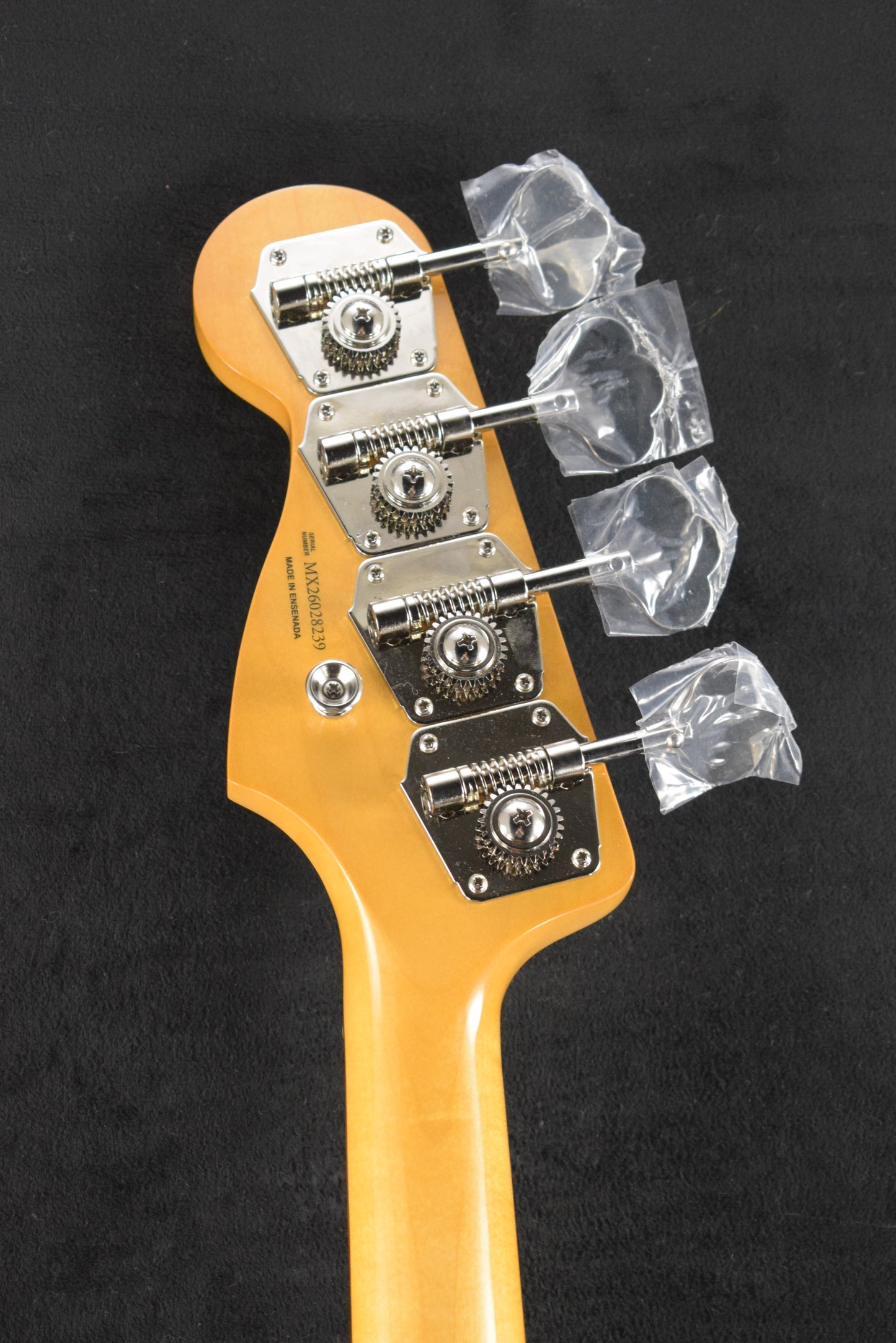 Fender Vintera III Early '60s Jazz Bass Aztec Gold Rosewood Fingerboard