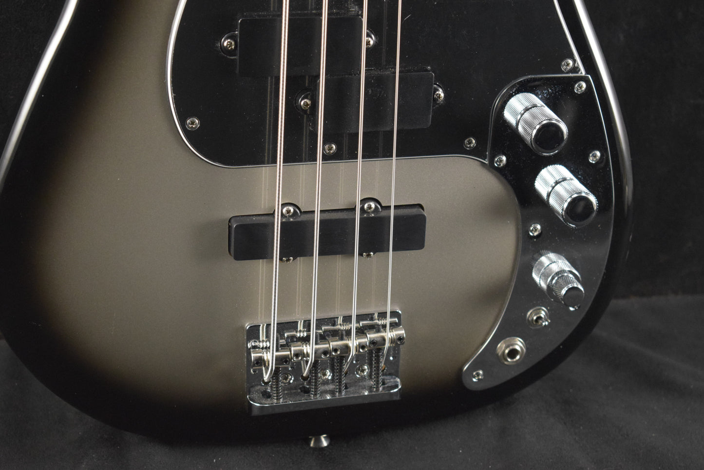 Fender Troy Sanders Precision Bass Silverburst Rosewood Fingerboard SCRATCH & DENT