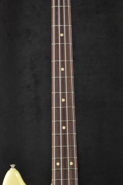 Fender Player II Mustang Bass PJ Hialeah Yellow Rosewood Fingerboard