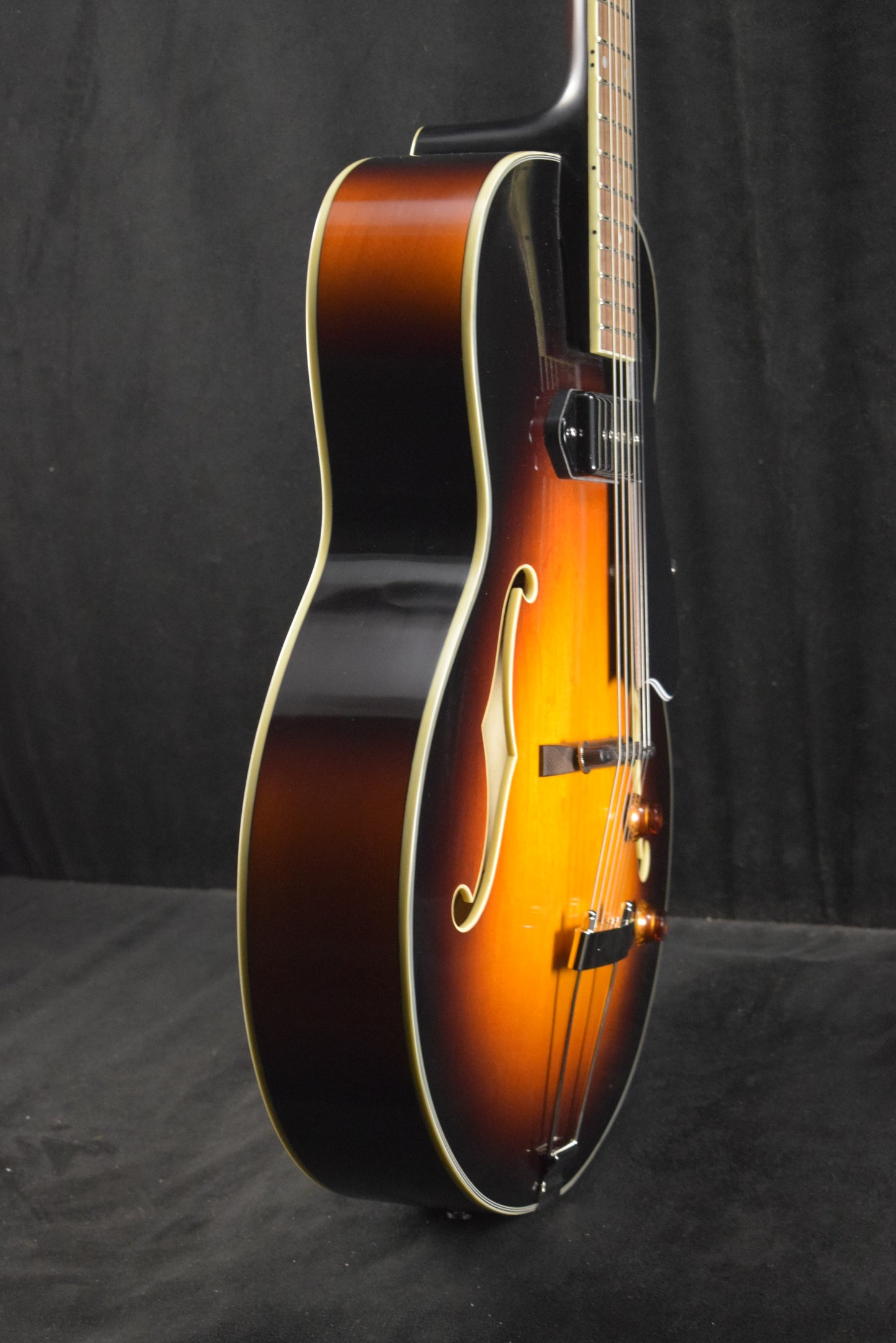 Eastman AR405-P90/TV-SB Archtop Tonerider Dogear P-90 Truetone Vintage Sunburst