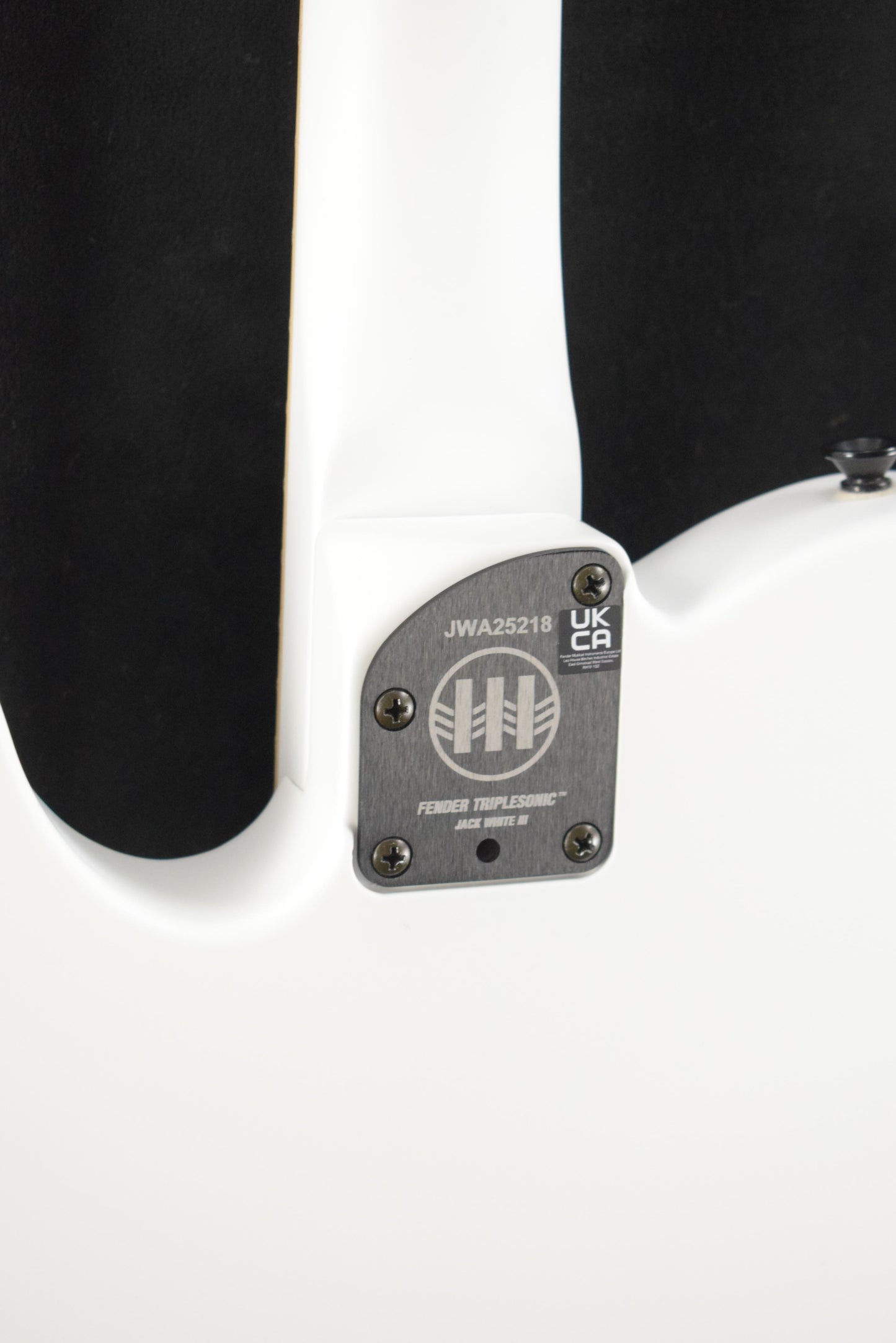 Fender Jack White Triplesonic Acoustasonic Telecaster Satin Arctic White with Black Top