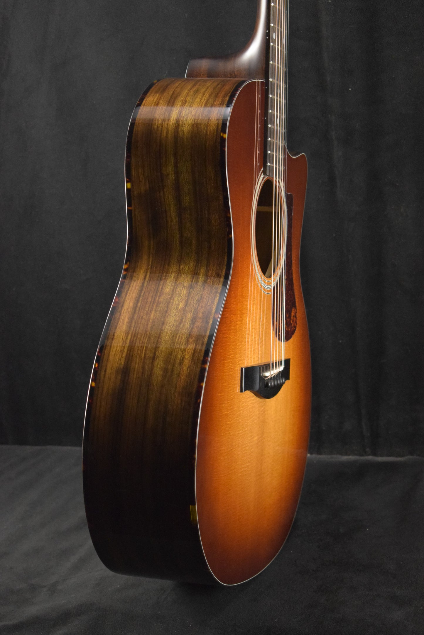 Eastman AC222CE-DLX-GB Acoustic Electric Grand Auditorium Goldburst Truetone Gloss