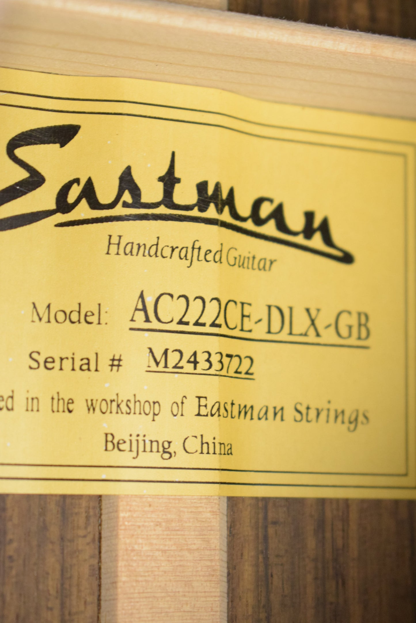 Eastman AC222CE-DLX-GB Acoustic Electric Grand Auditorium Goldburst Truetone Gloss