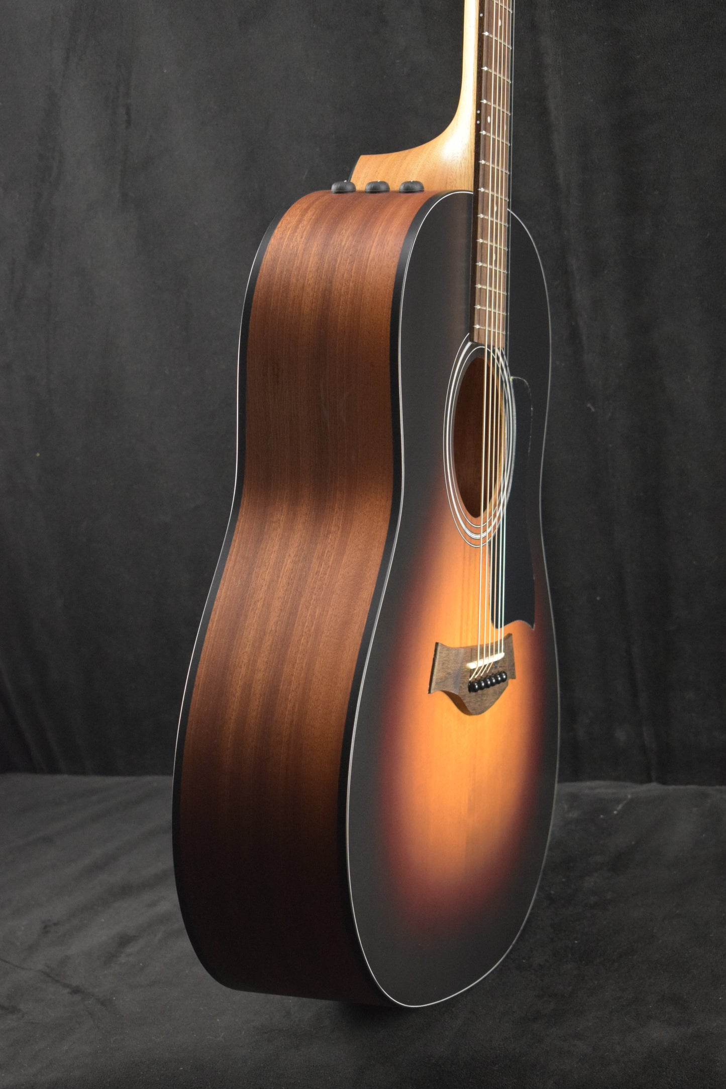 Taylor 117e Special Edition Dark Tobacco Teardrop Burst Top