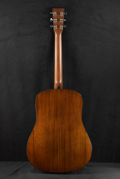 Martin D-18 Natural