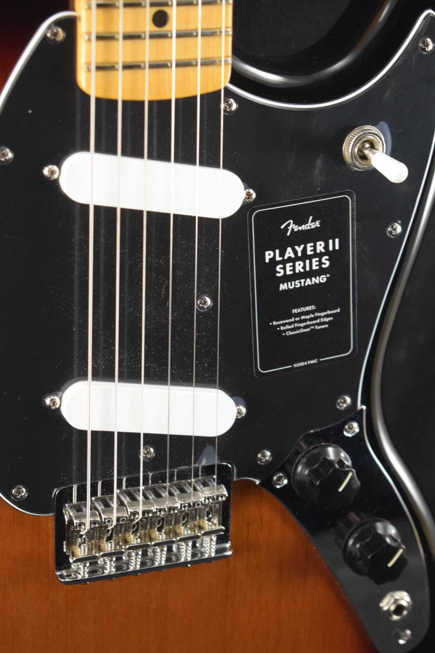 Fender Player II Mustang 3-Color Sunburst Maple Fingerboard