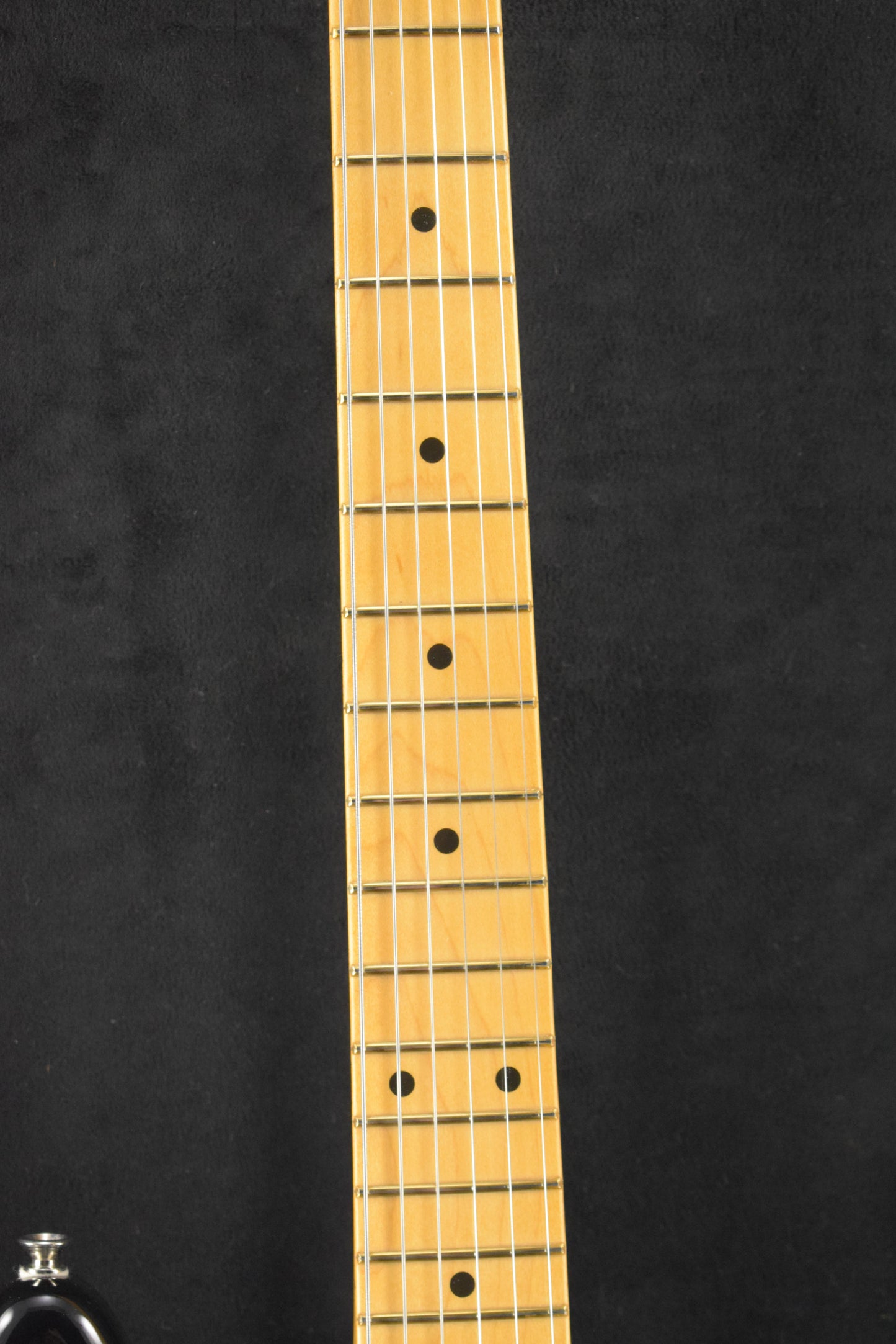 Fender Player II Mustang 3-Color Sunburst Maple Fingerboard