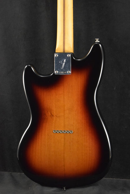 Fender Player II Mustang 3-Color Sunburst Maple Fingerboard