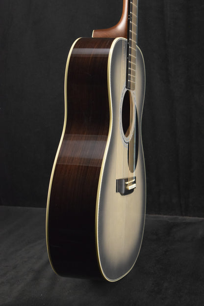 Martin OMJM John Mayer 20th Anniversary Platinum Gray Burst