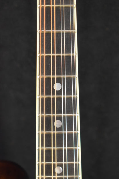 Eastman MD515-CS F-Style F-Hole Mandolin Classic Sunburst