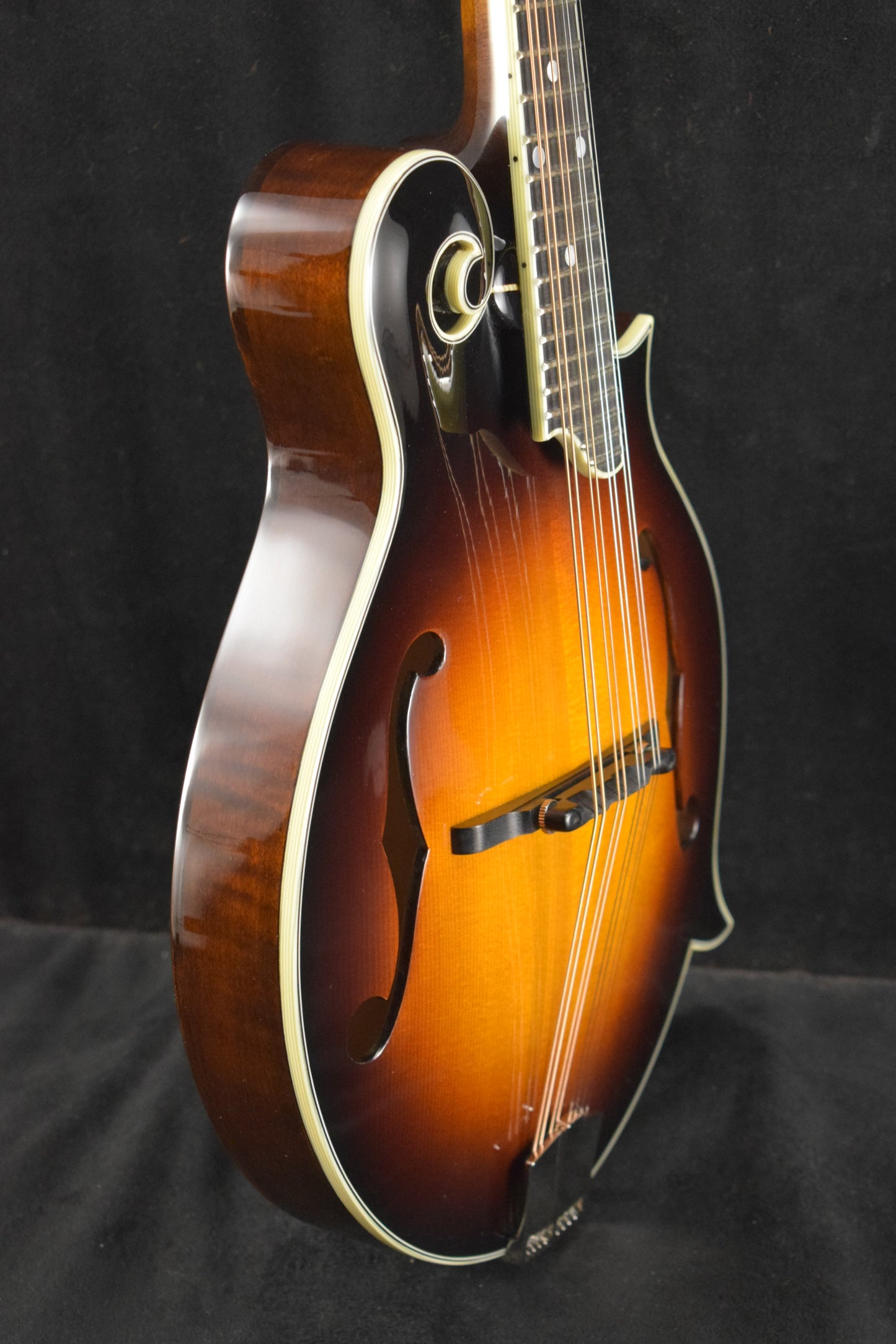 Eastman MD515-CS F-Style F-Hole Mandolin Classic Sunburst