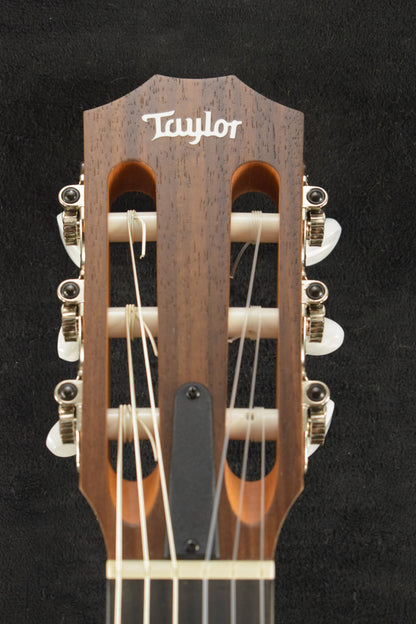 Taylor Academy 12e-N Nylon-String Acoustic-Electric Natural