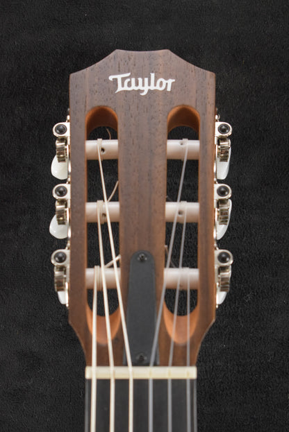 Taylor Academy 12e-N Nylon-String Acoustic-Electric Natural