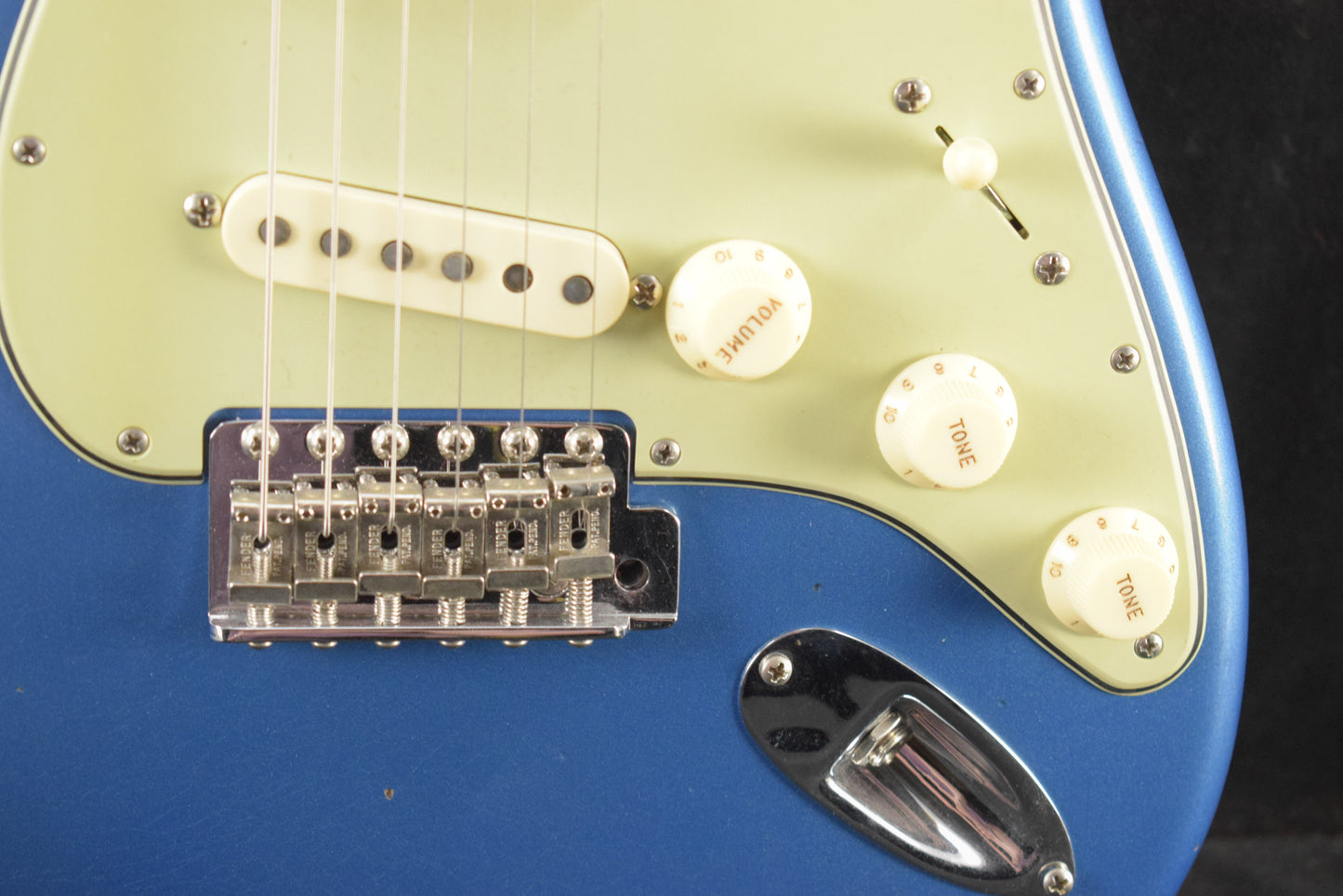 Fender Ltd Edition '63 Strat - Journeyman Relic w/Closet Classic HW Aged Lake Placid Blue