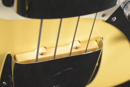 Fender Limited Edition Laura Lee Jazz Bass Vintage White Rosewood Fingerboard