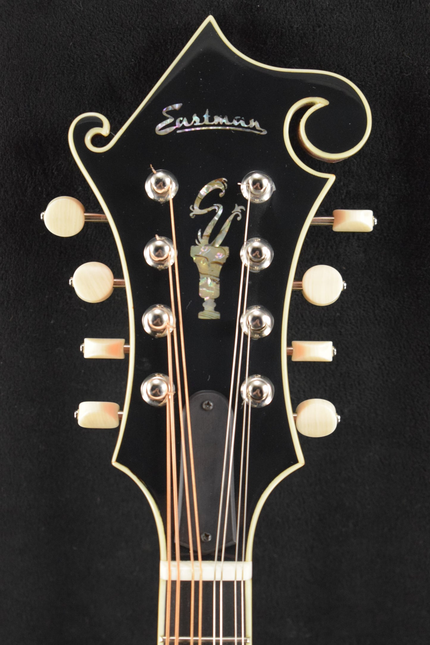 Eastman MD815PGE-HB F-Style F-Hole Electric Mandolin Honeyburst Gloss