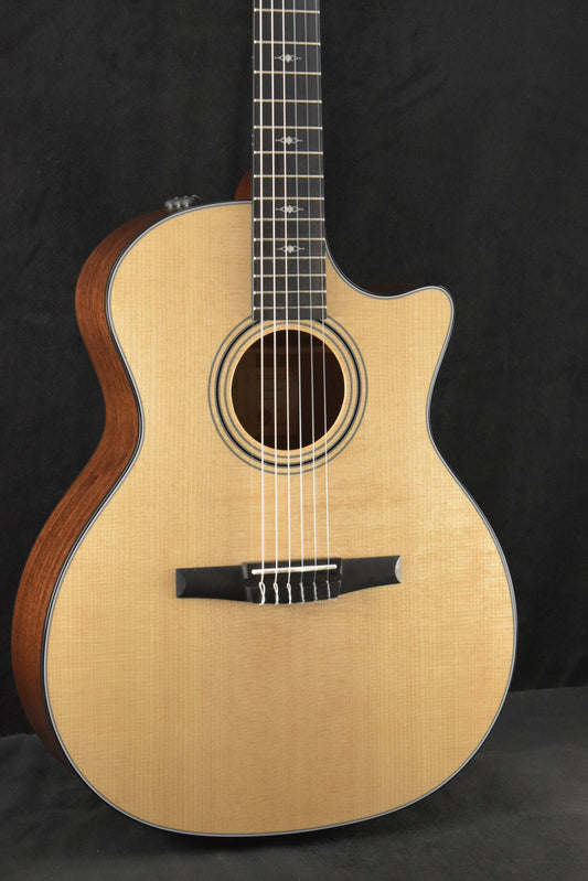 Taylor 314ce-N Nylon-String Natural