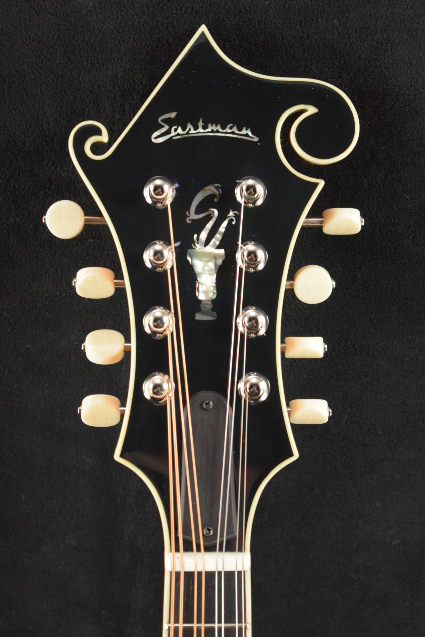 Eastman MD815PGE-HB F-Style F-Hole Electric Mandolin Honeyburst Gloss