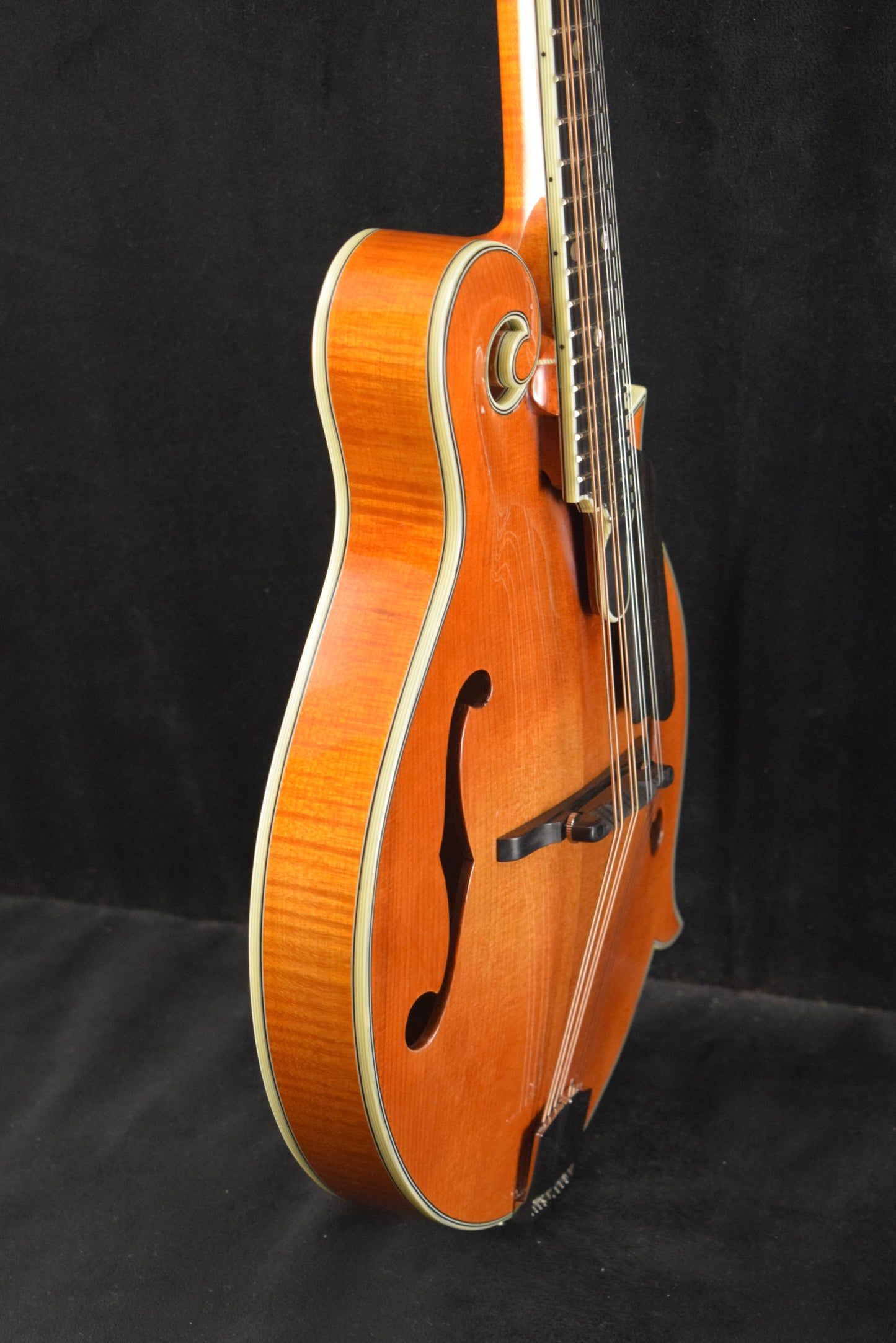 Eastman MD815PGE-HB F-Style F-Hole Electric Mandolin Honeyburst Gloss