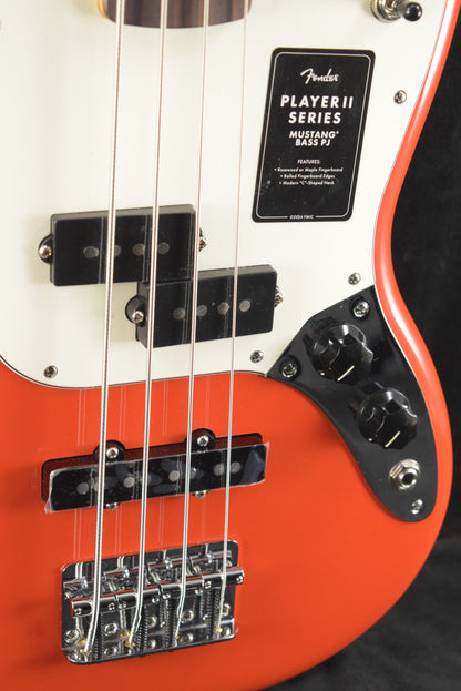 Fender Player II Mustang Bass PJ Coral Red Rosewood Fingerboard
