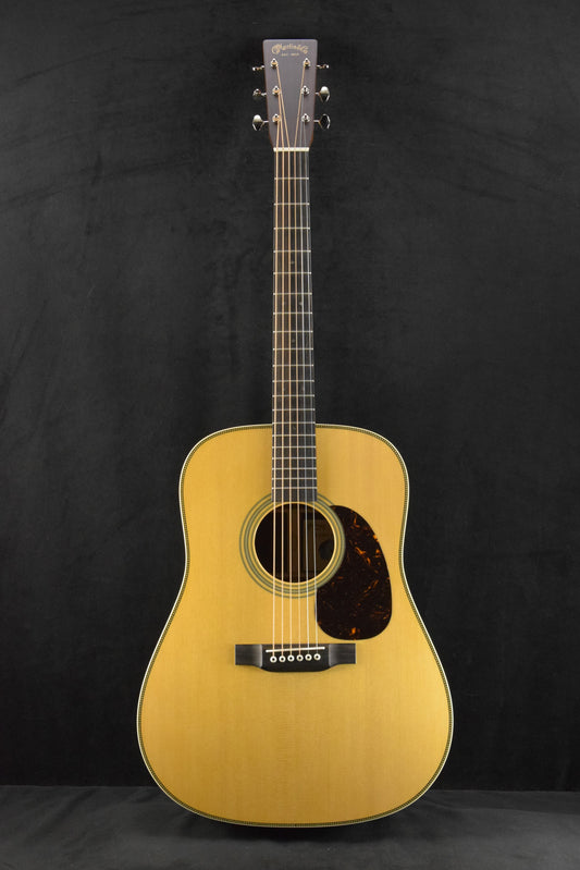 Martin D-28 Billy Strings Natural