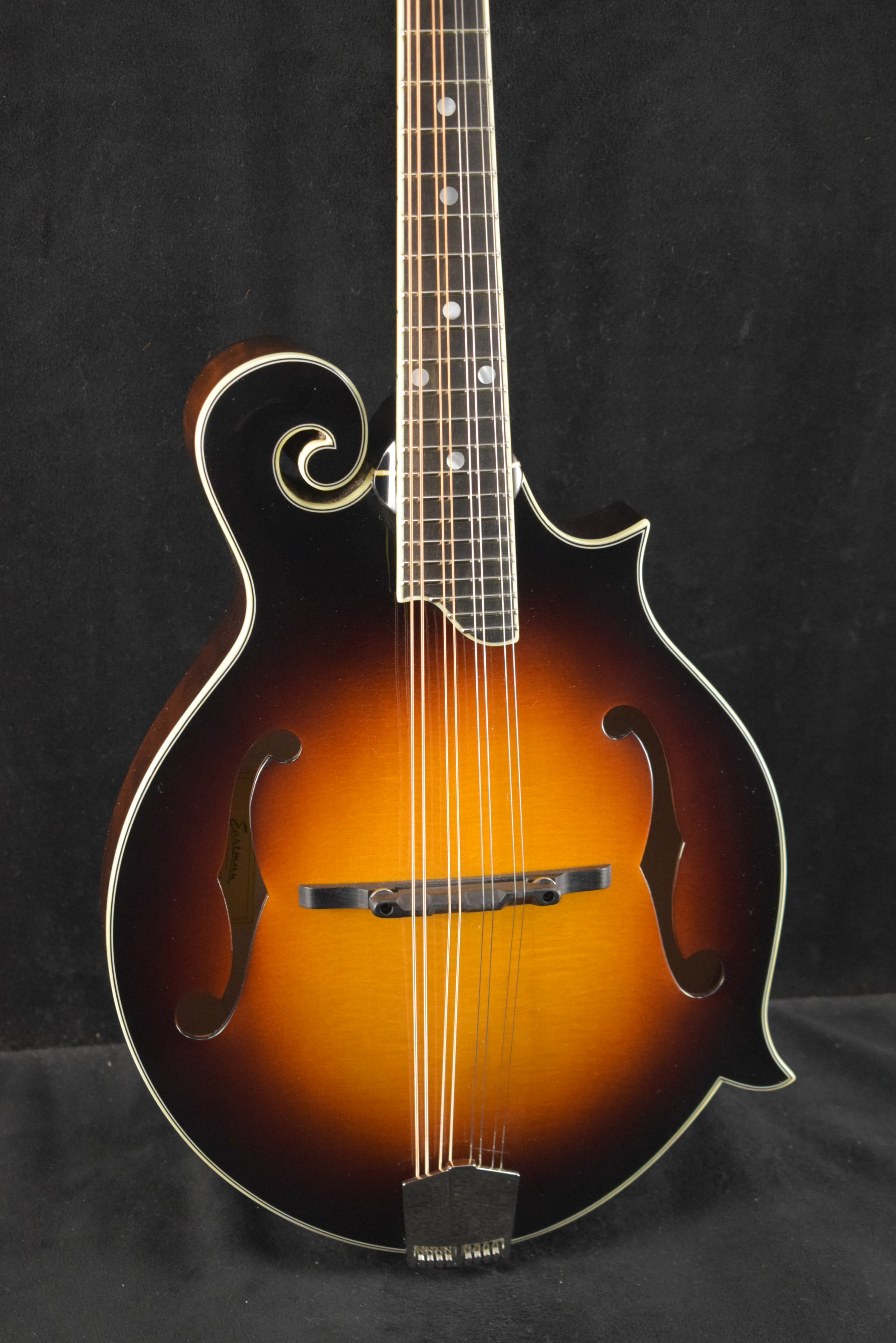 Eastman MD515-CS F-Style F-Hole Mandolin Classic Sunburst