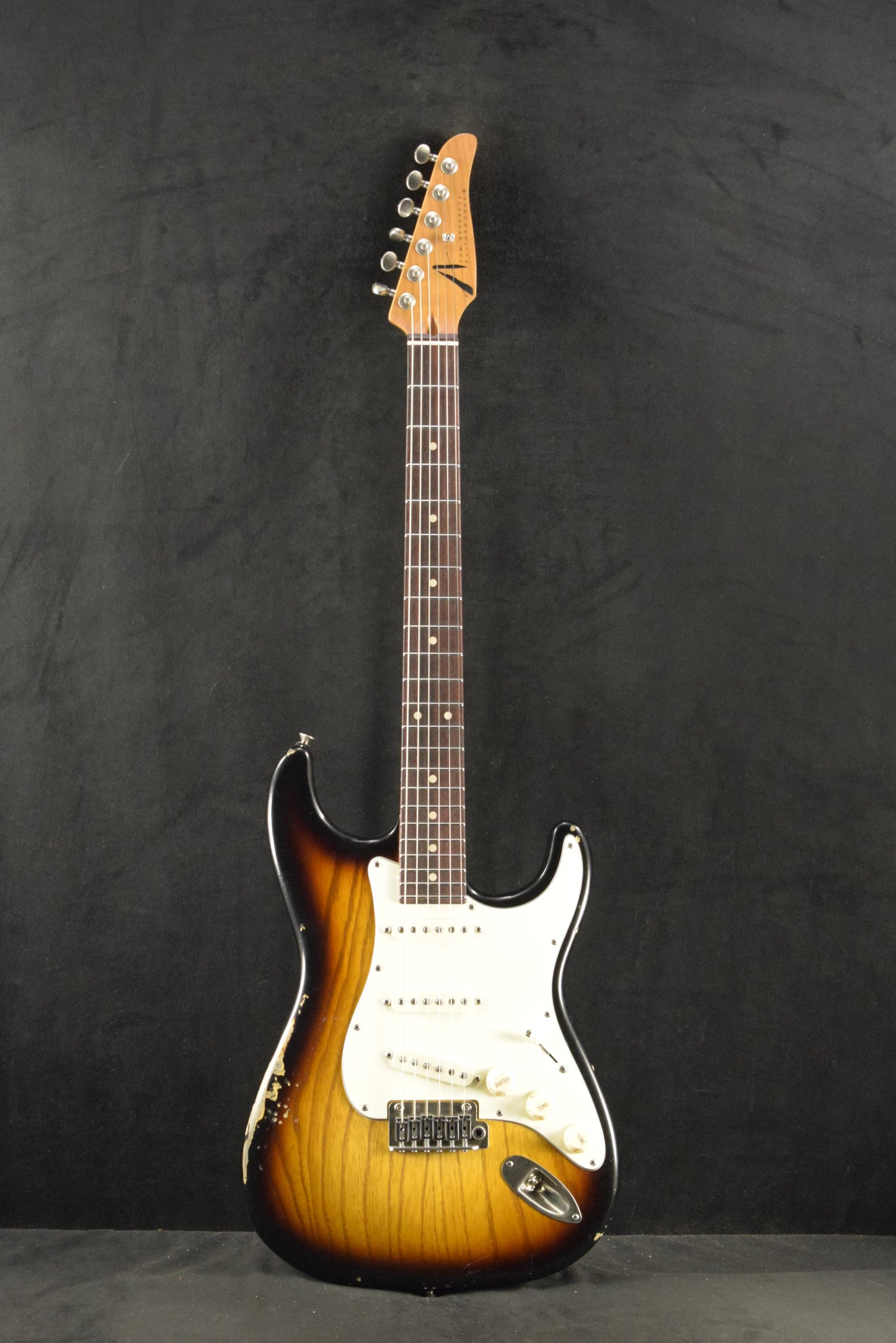 Tom Anderson Icon Classic In-Distress Level 2: Tobacco Burst - dark grain
