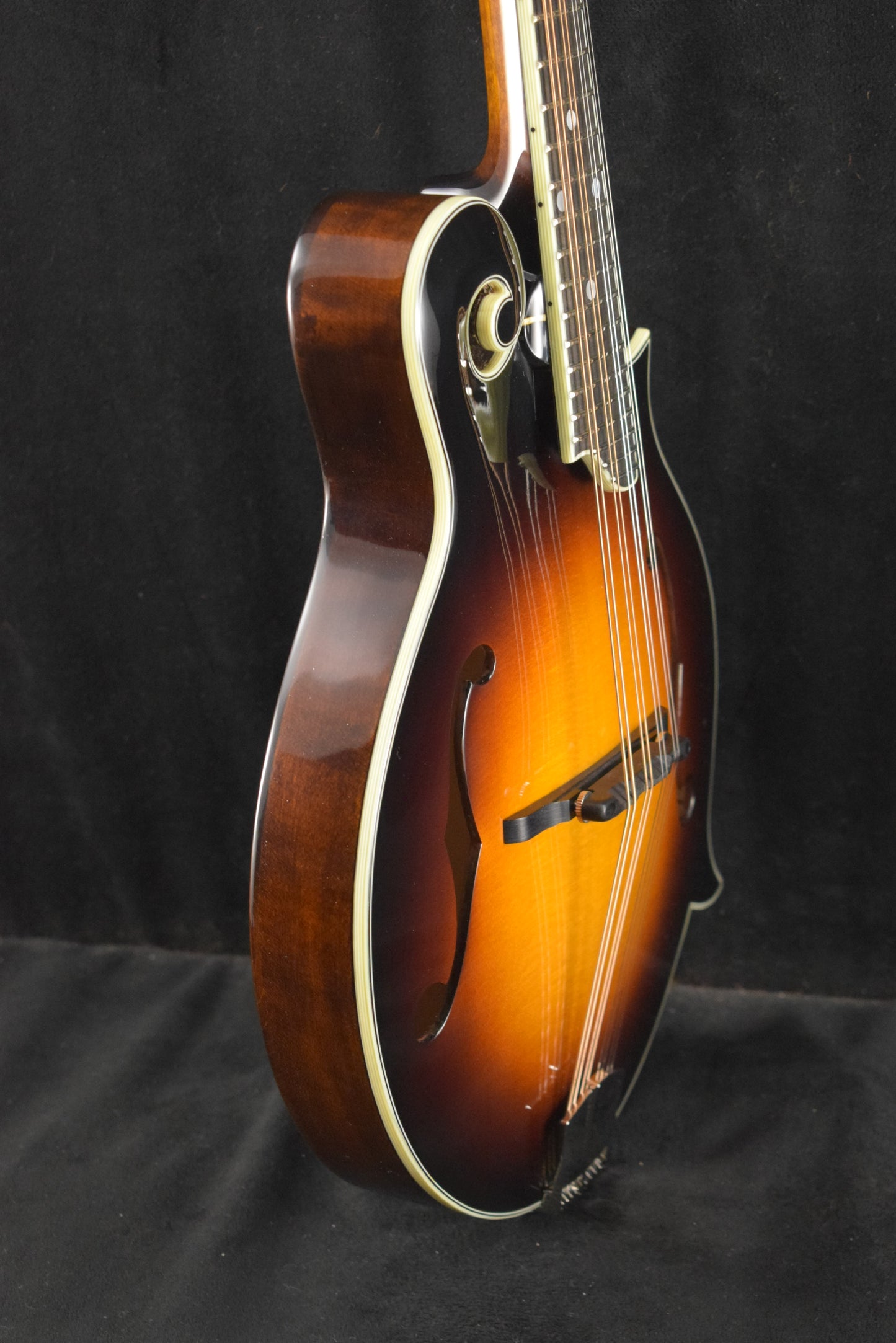 Eastman MD515-CS F-Style F-Hole Mandolin Classic Sunburst