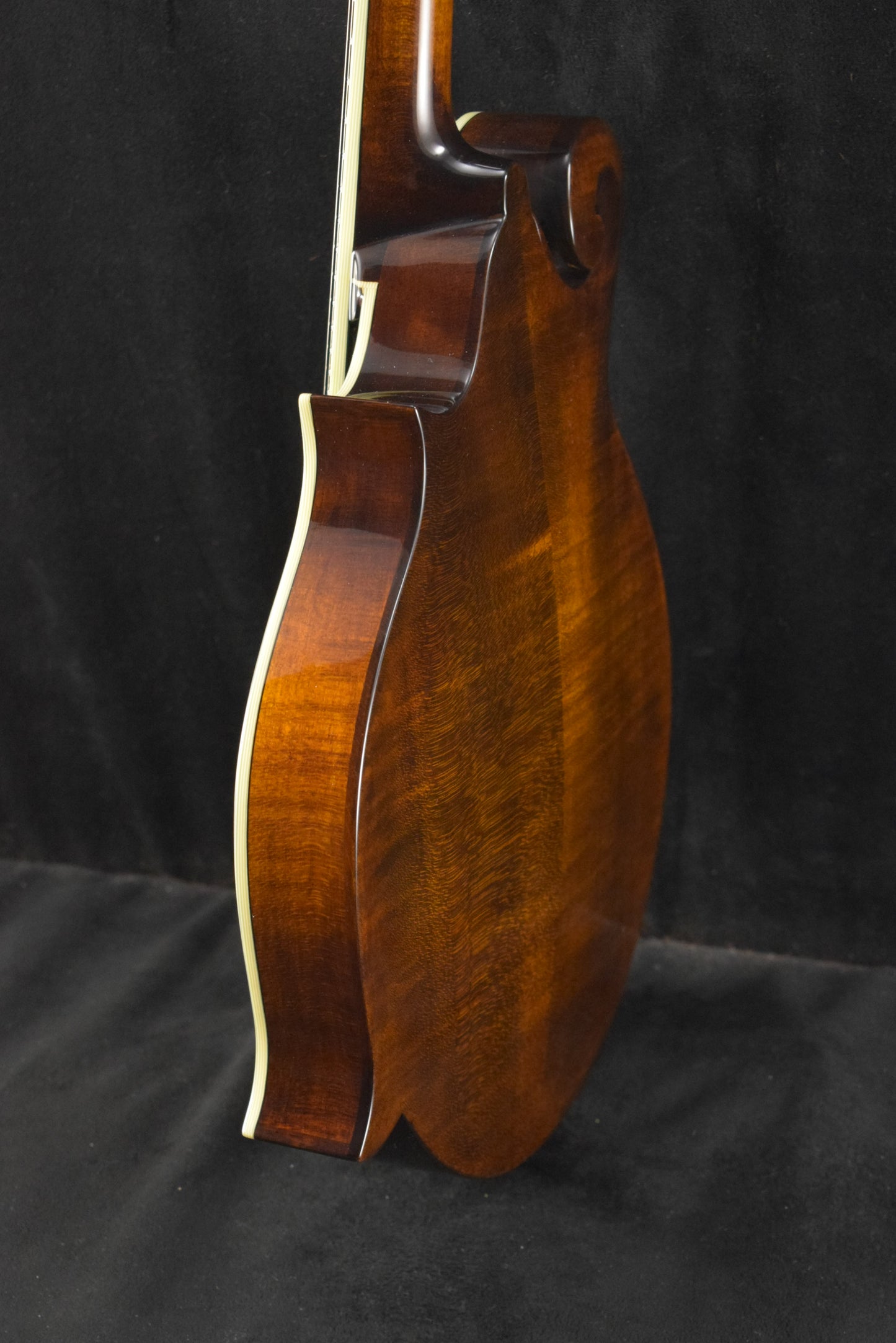 Eastman MD515-CS F-Style F-Hole Mandolin Classic Sunburst