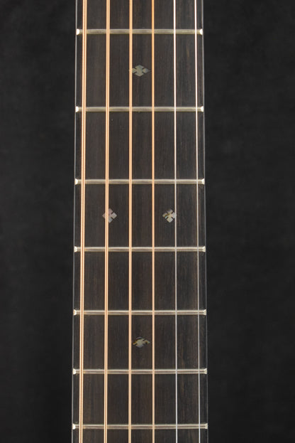 Martin D-28 Billy Strings Natural