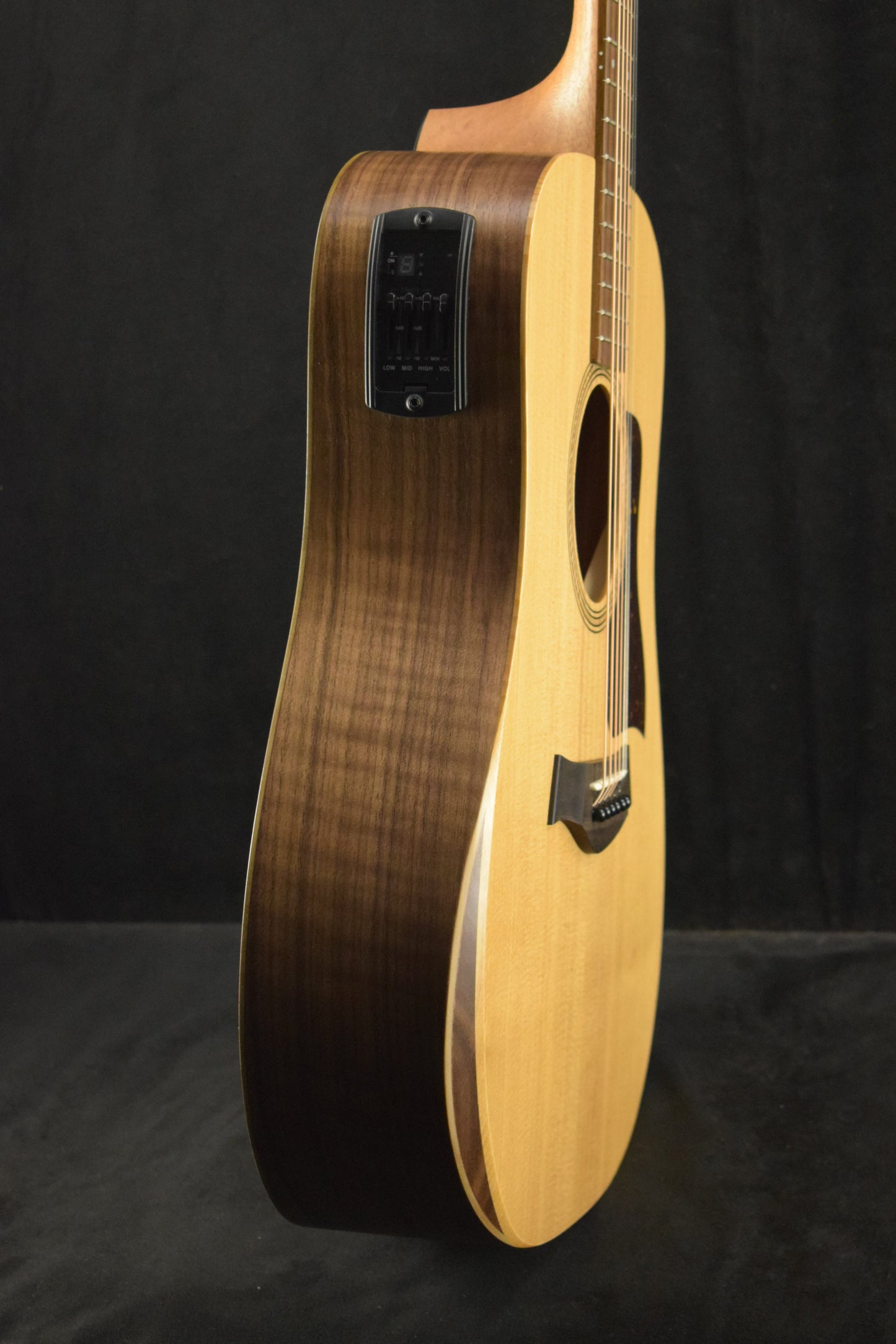 Taylor Academy 10e Dreadnought Walnut/Torrefied Spruce Natural