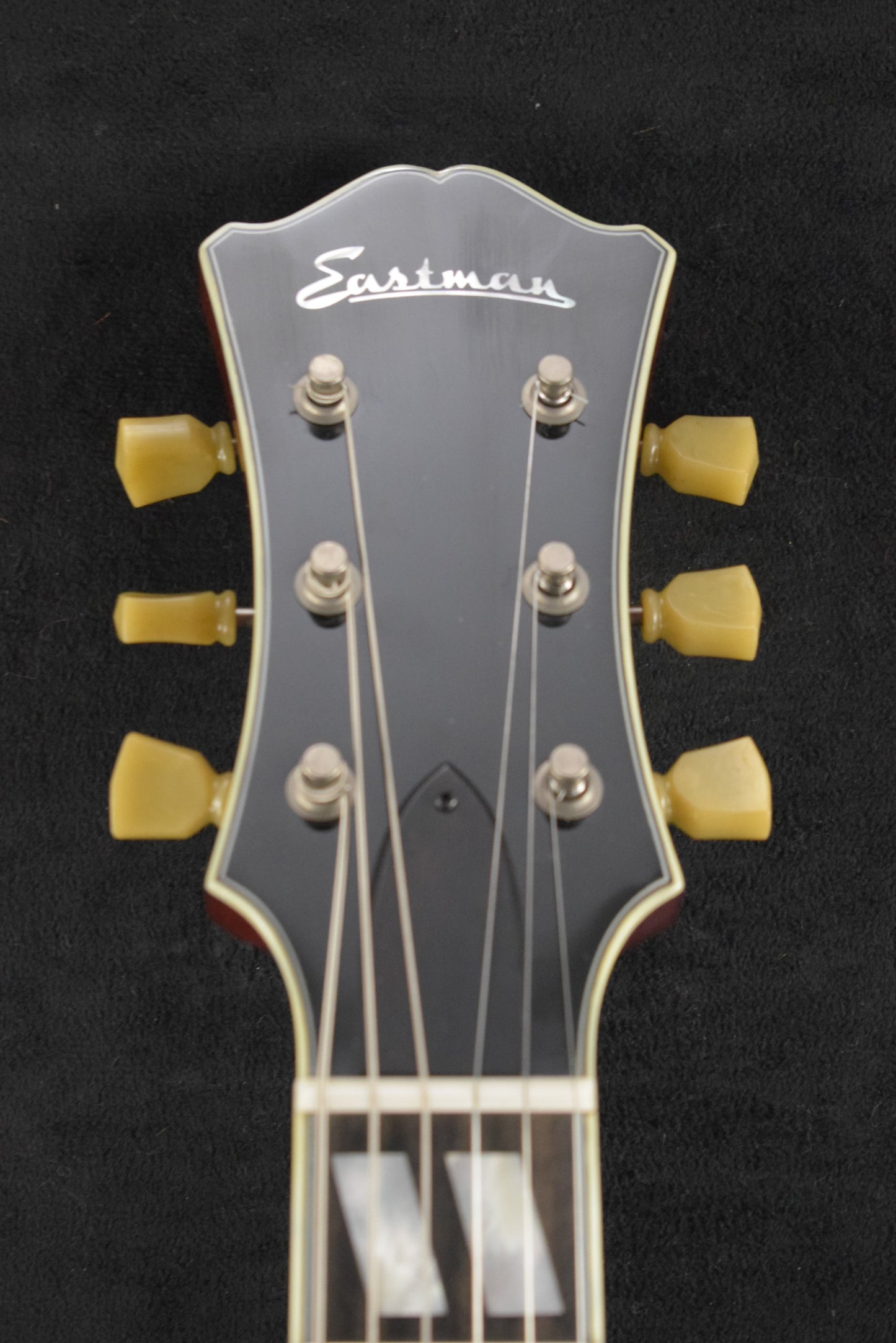 Eastman T59/TV 16" Thinline Truetone Vintage Gloss