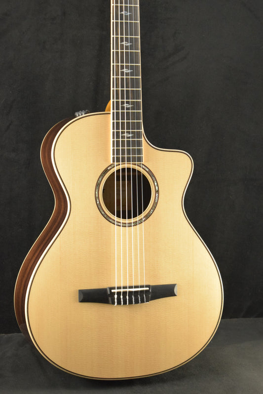 Taylor 812ce-N Nylon-String 12-Fret Natural