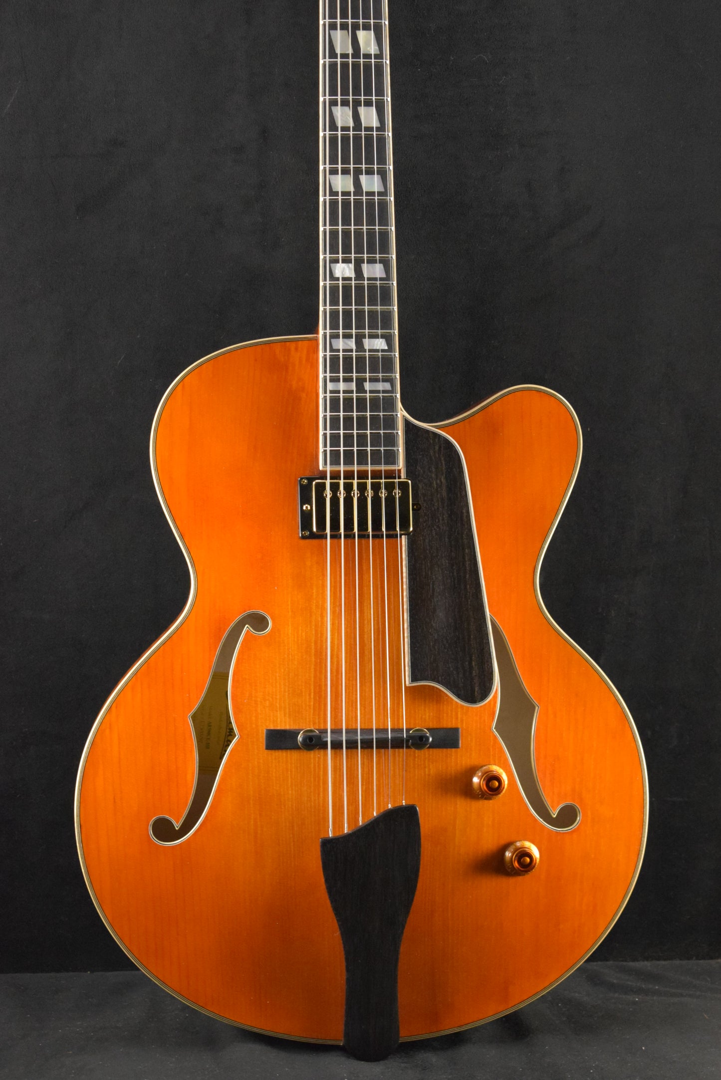 Eastman AR580CE-HB Archtop Honeyburst