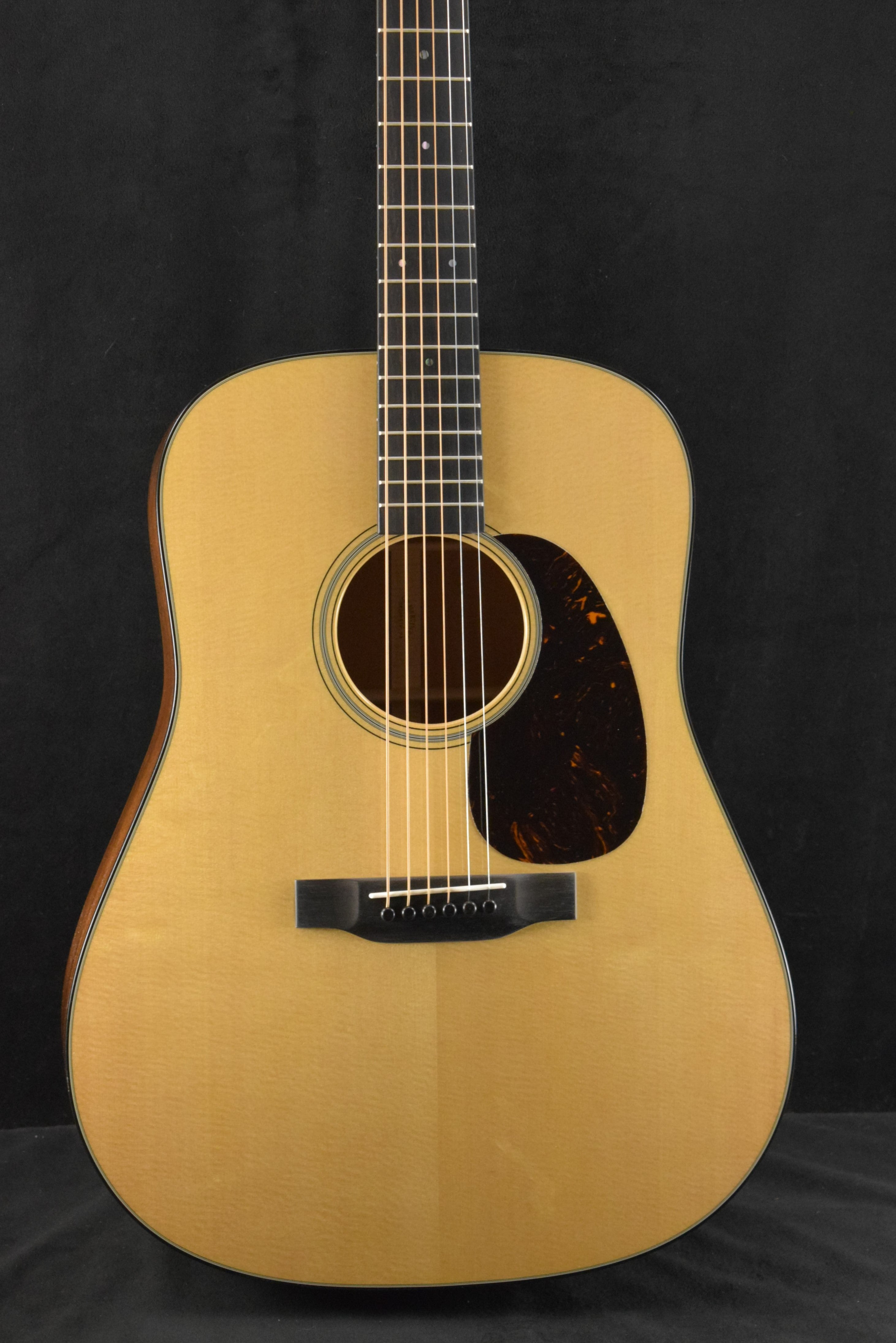 Martin D-18 Natural Gloss – Fuller's Guitar