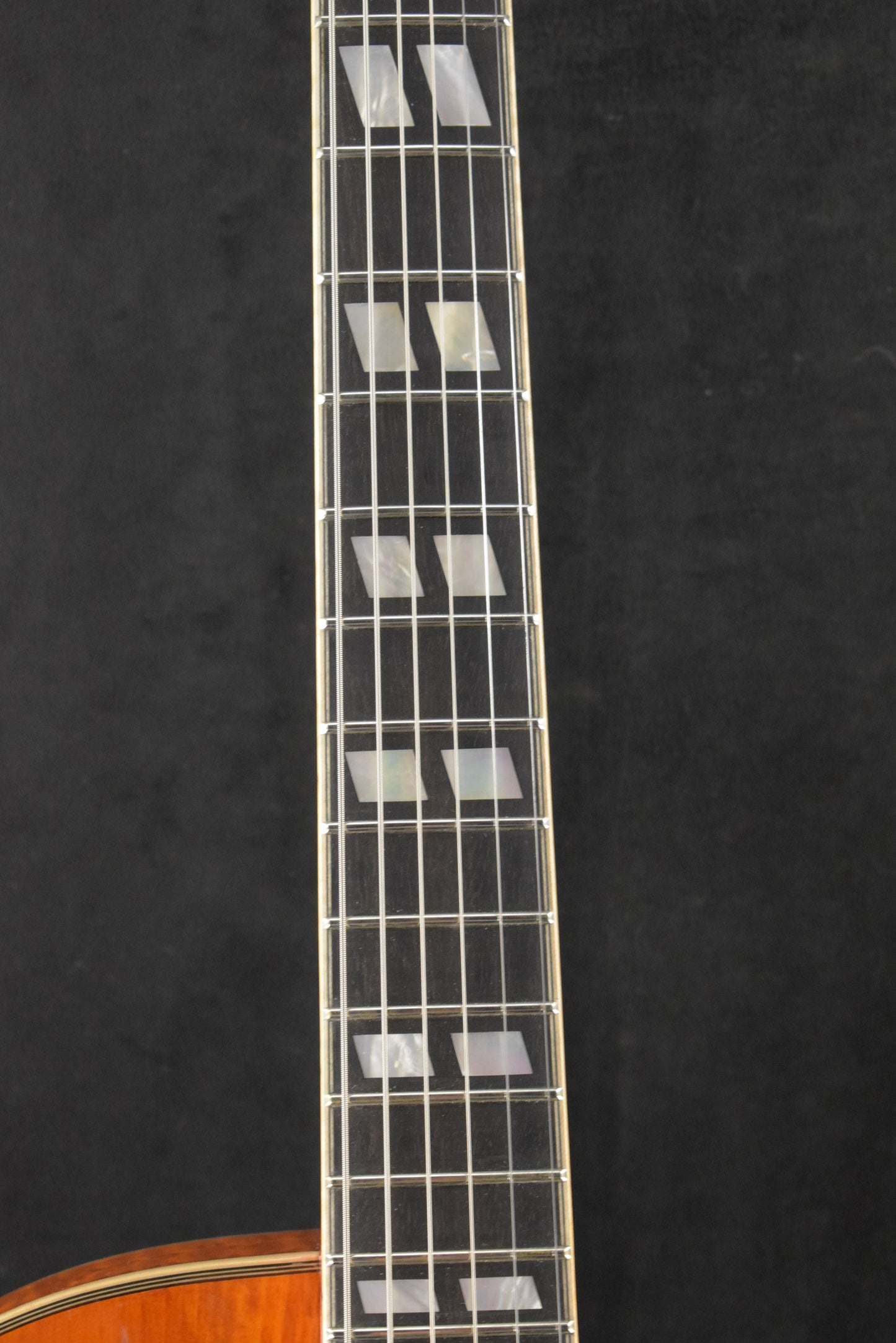 Eastman AR580CE-HB Archtop Honeyburst