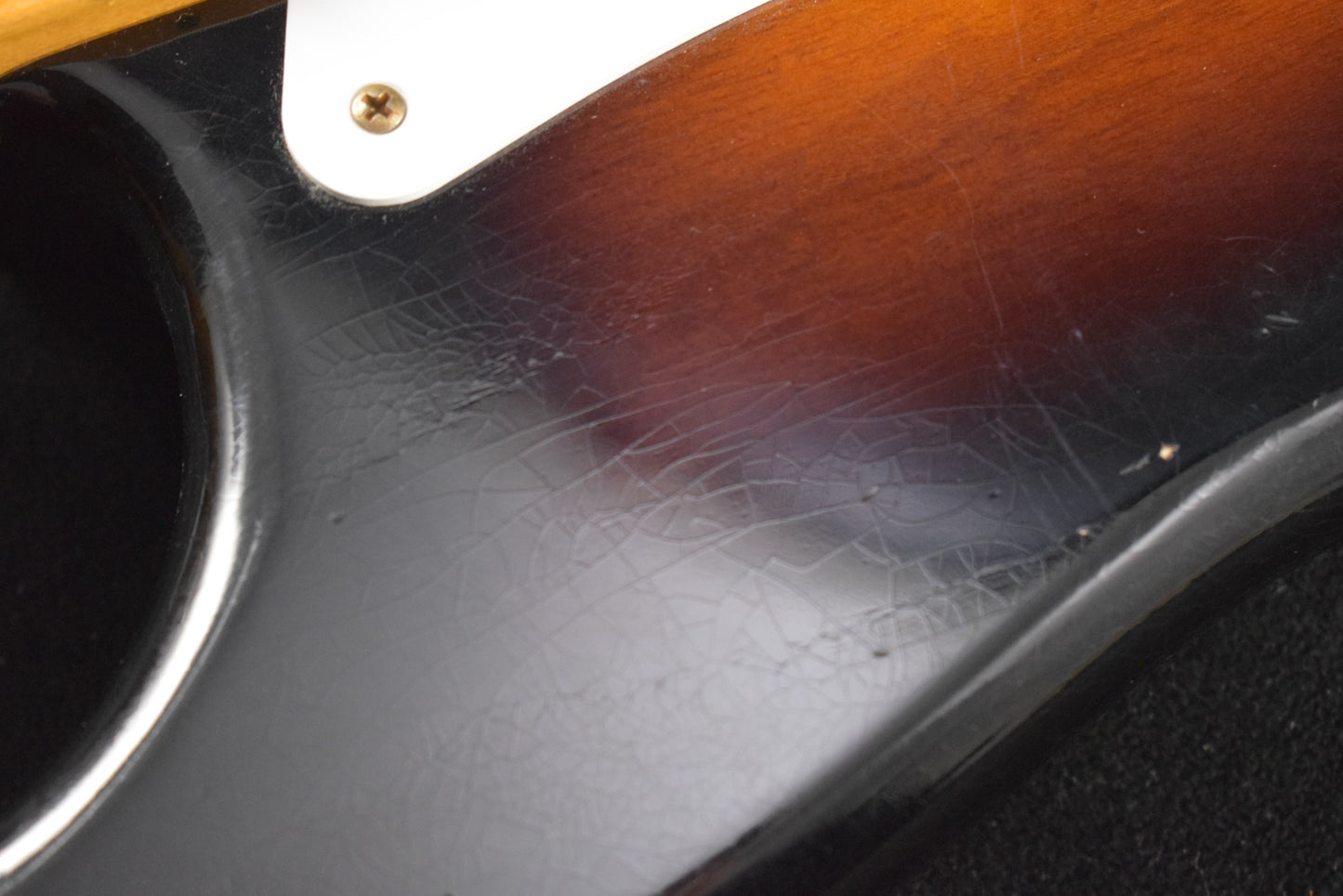 Fender Limited Edition 70th Anniversary 1954 Stratocaster Journeyman Relic Wide-Fade 2-Color Sunburst