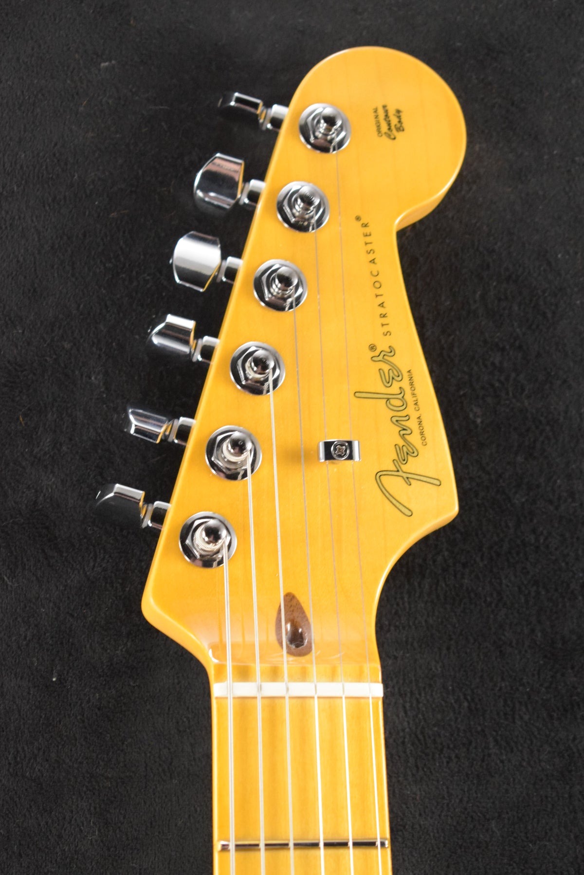 Fender American Professional Stratocaster Black Maple Fingerboard