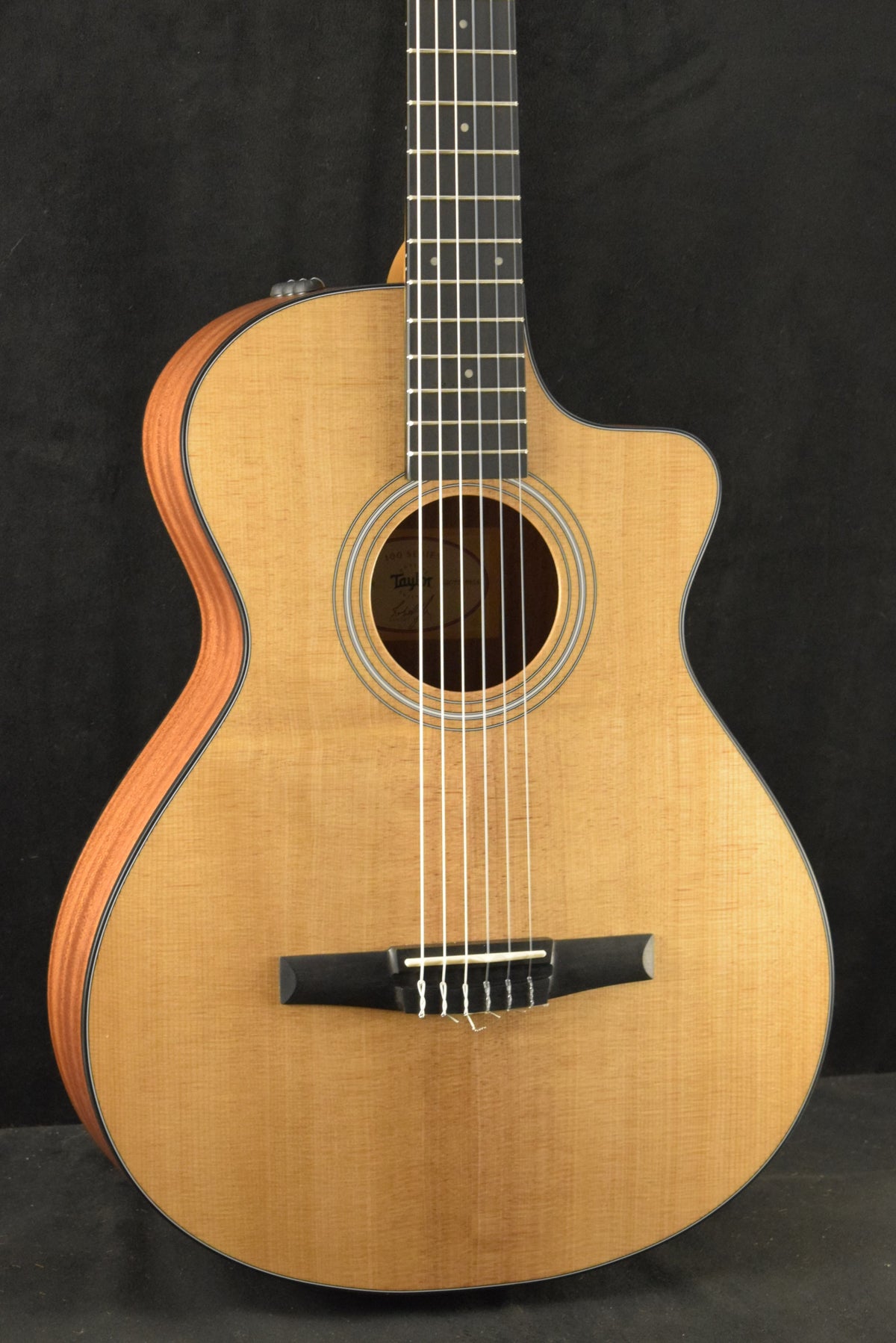 Taylor 112ce-N Nylon-String Acoustic-Electric Natural