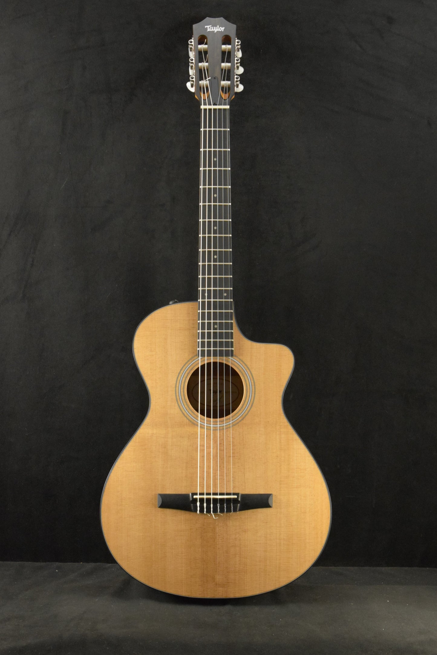 Taylor 112ce-N Nylon-String Acoustic-Electric Natural