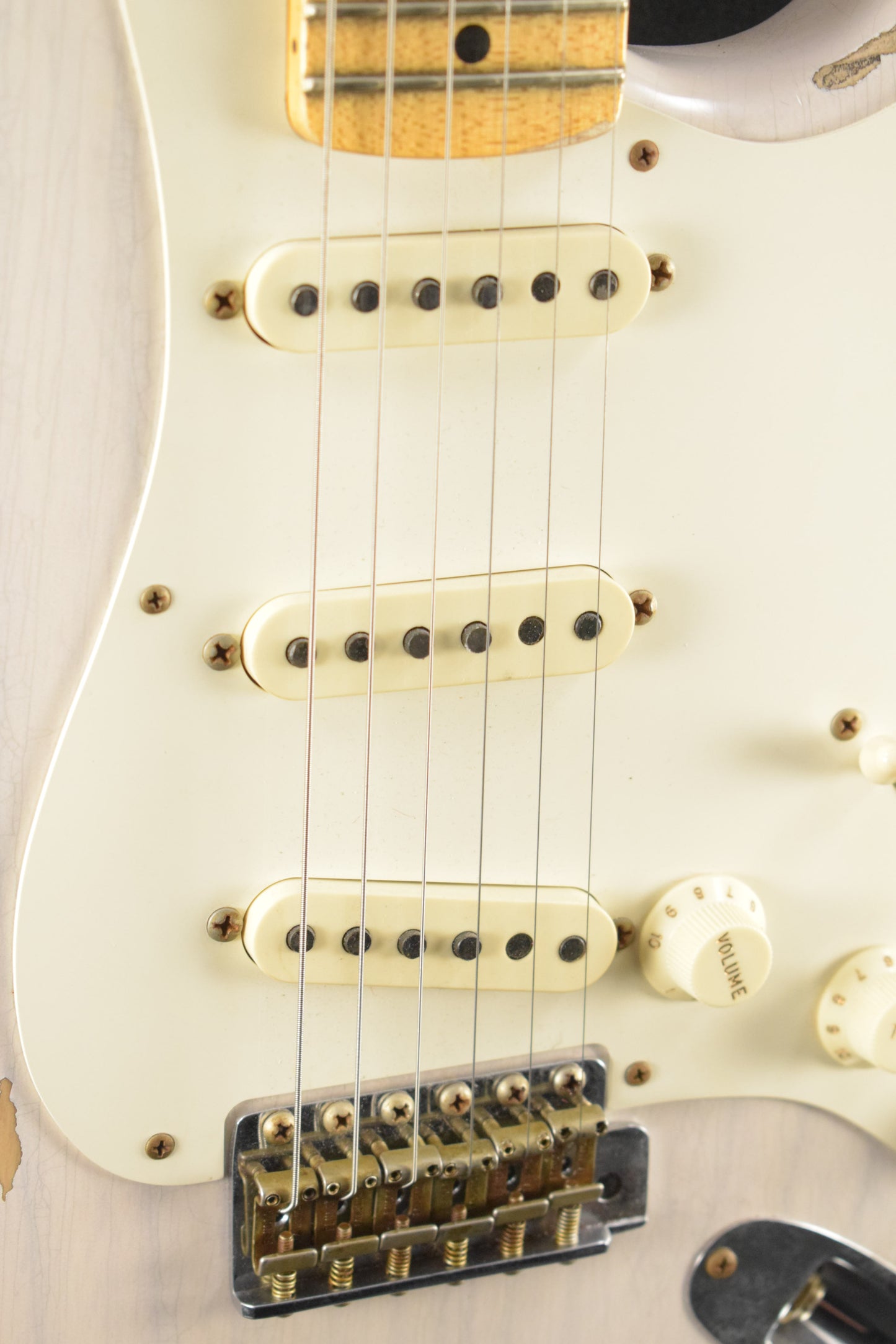 Fender Custom Shop 1957 Stratocaster Relic Aged White Blonde
