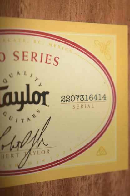 Taylor 112ce-N Nylon-String Acoustic-Electric Natural