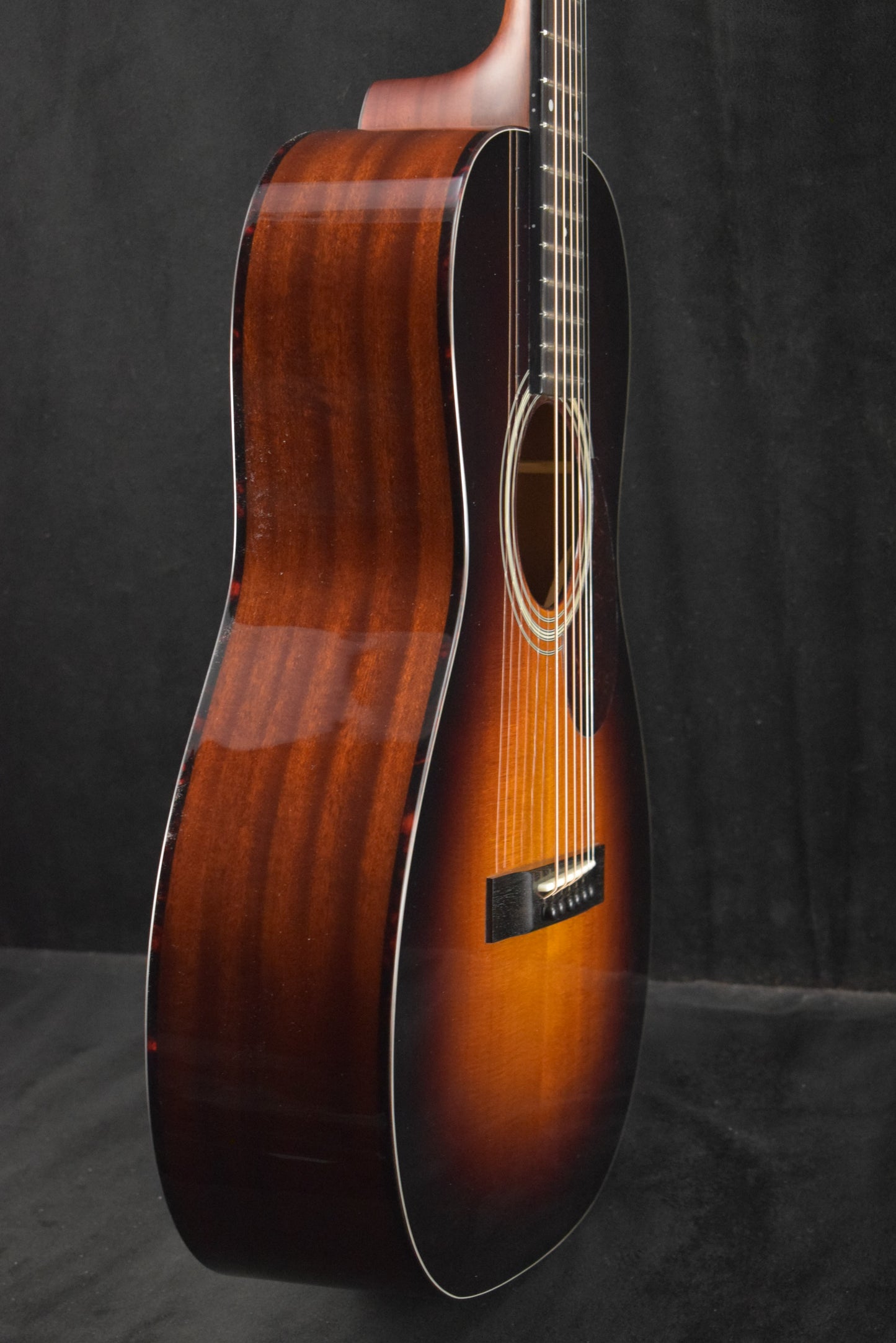 Eastman E1P-DLX-SB Acoustic-Electric Parlor Sunburst Truetone Gloss