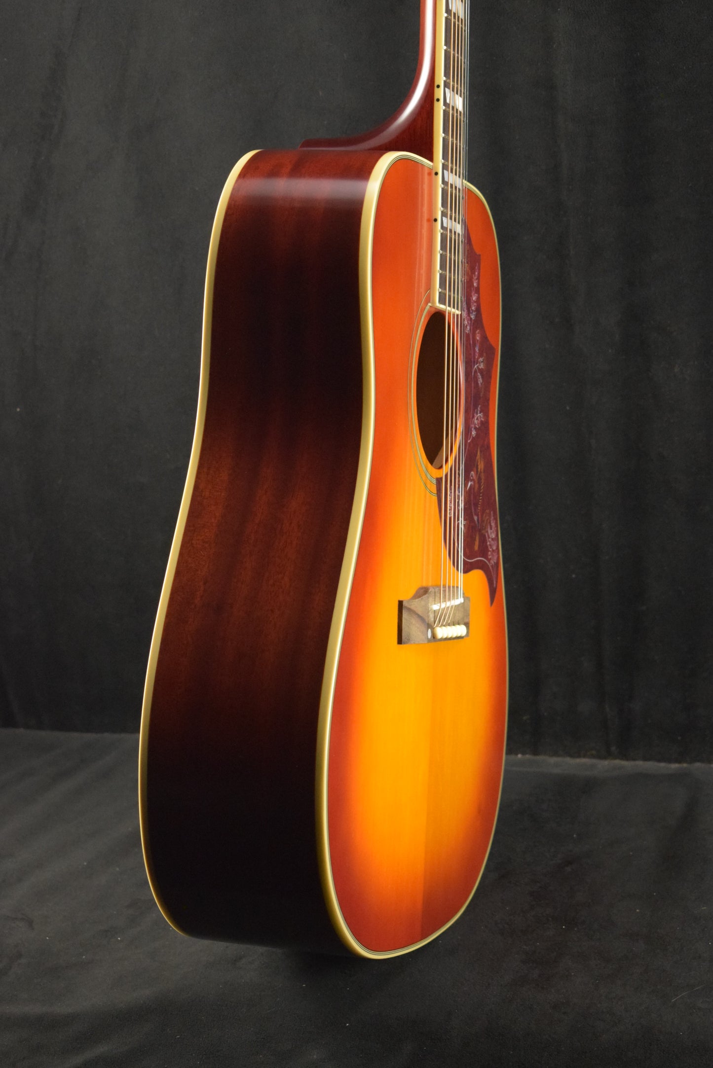 Epiphone Hummingbird Standard Cherry Sunburst w/ Premium Gig Bag
