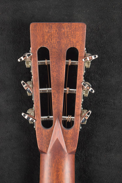 Eastman E1P-DLX-SB Acoustic-Electric Parlor Sunburst Truetone Gloss