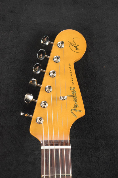 Fender Robert Cray Stratocaster 3-Color Sunburst Rosewood Fingerboard