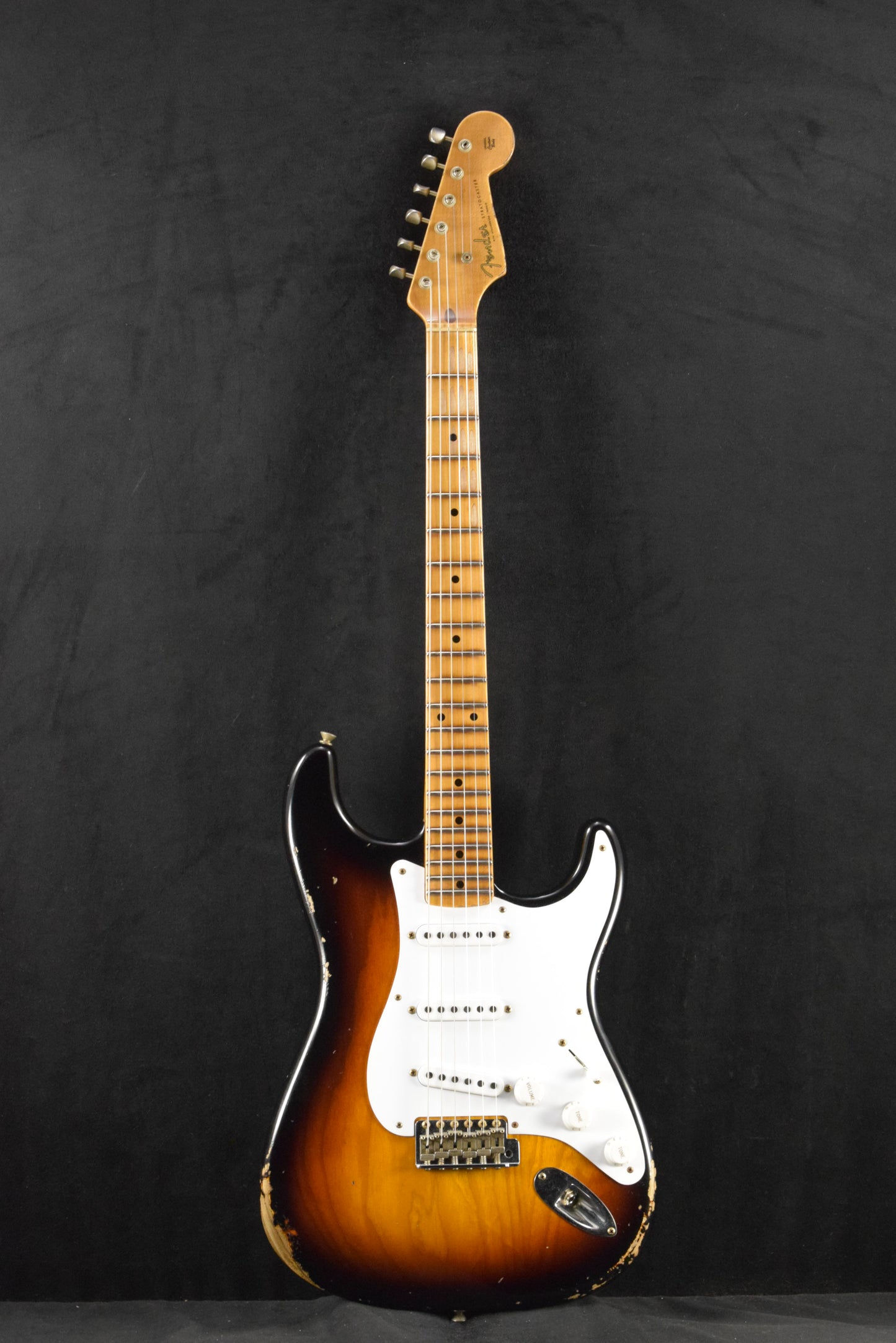 Fender Limited Edition 70th Anniversary 1954 Stratocaster Relic Wide-Fade 2-Color Sunburst
