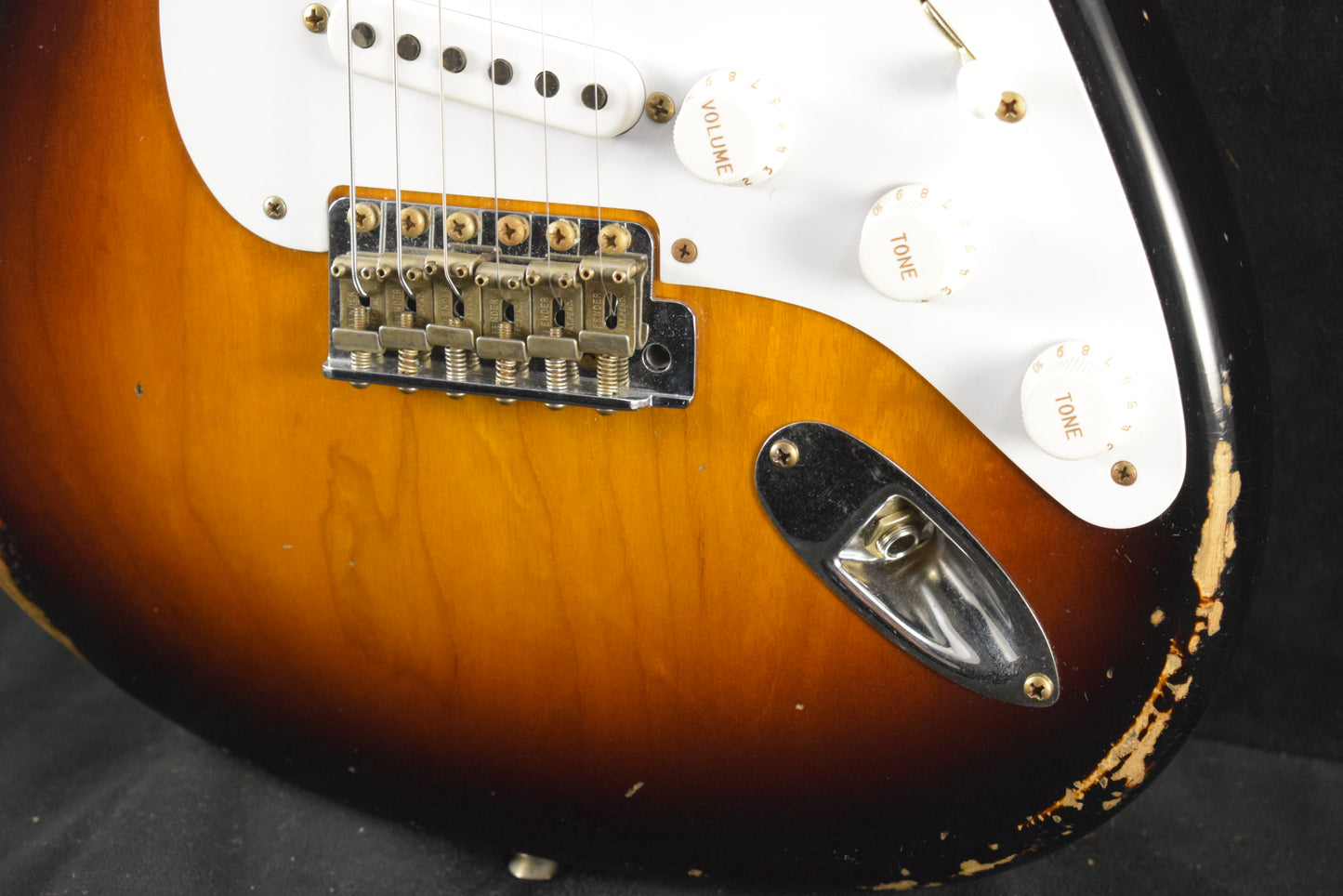 Fender Limited Edition 70th Anniversary 1954 Stratocaster Relic Wide-Fade 2-Color Sunburst